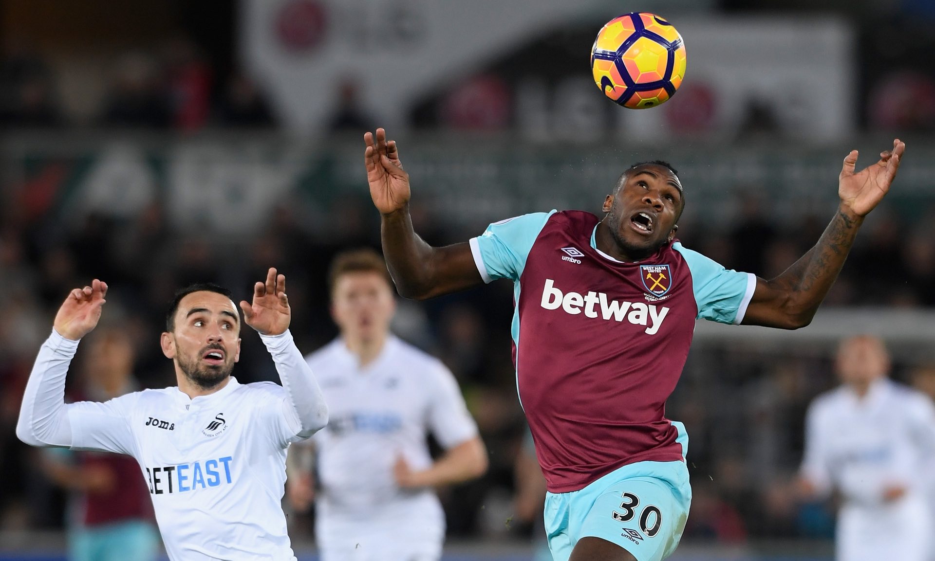 戎女足续约 戎女足续约